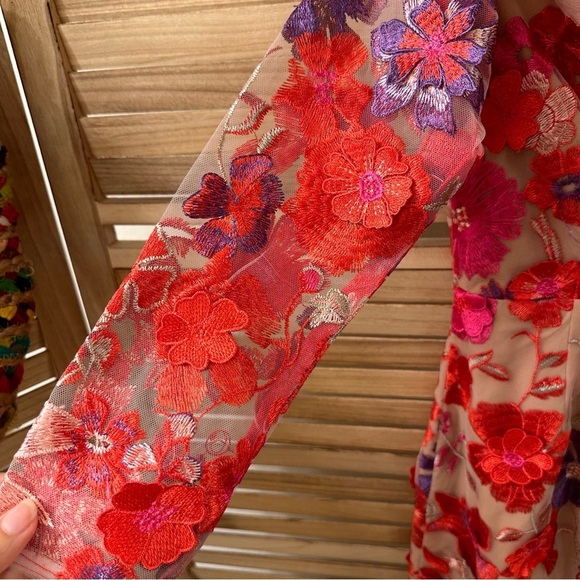 Elliatt Electric 3D Floral Midi Dress - Picture 13 of 15